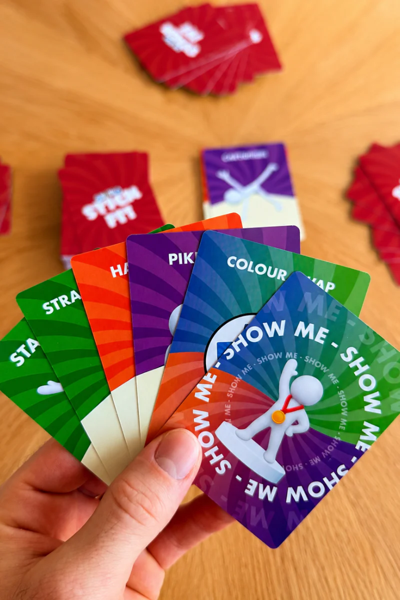Skillio: Stick It! Card Game - Image 3